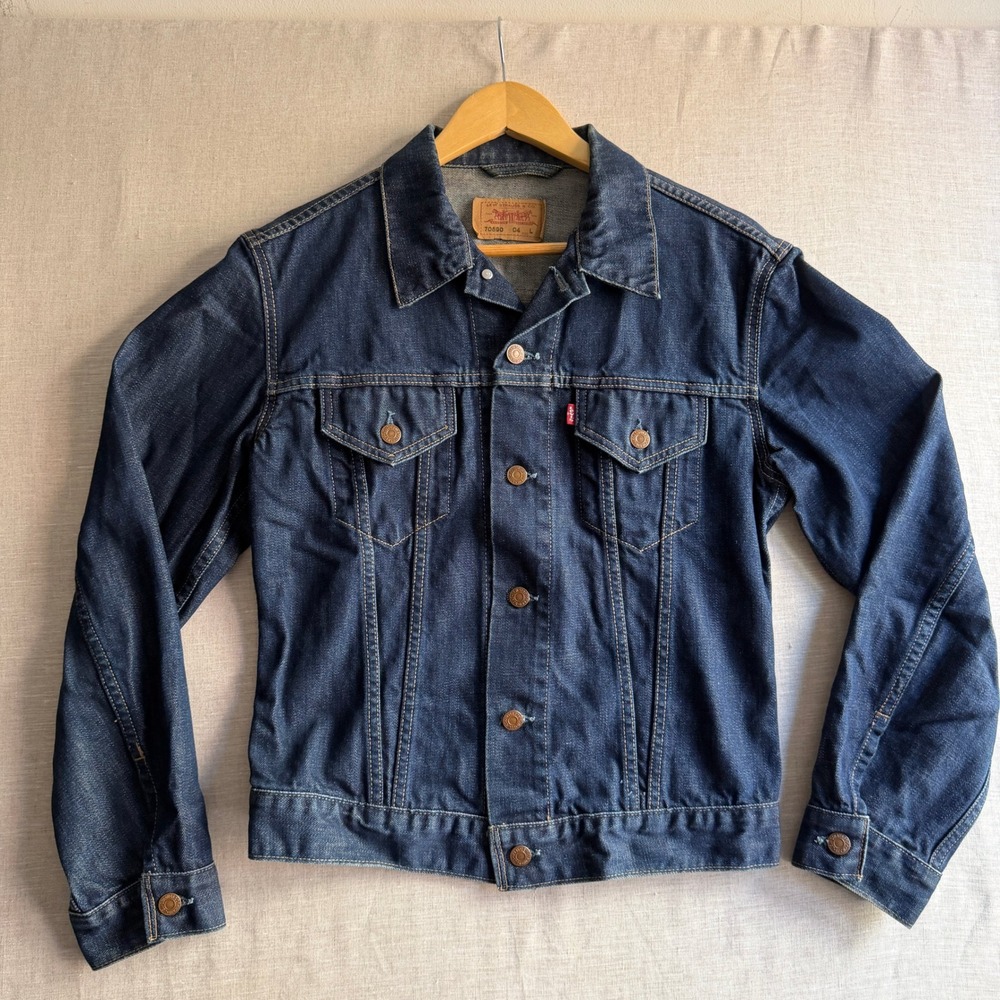 Vintage Y2K Levi Trucker Jacket Dark Wash Denim Americana Large 70590 04